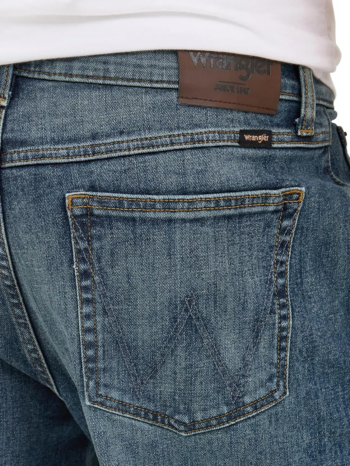Wrangler Men's Free to Stretch Relaxed Fit Jeans